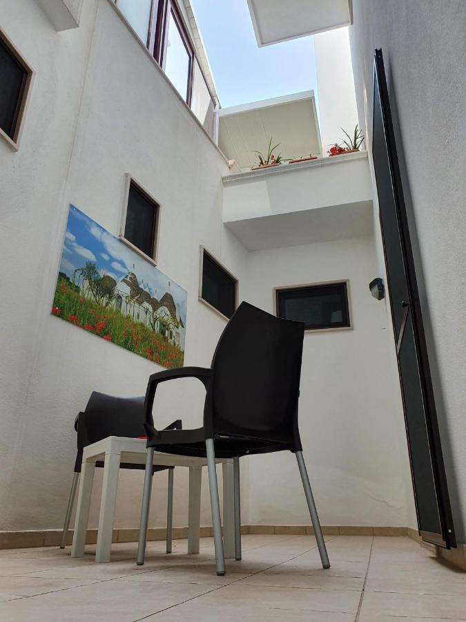 Hotel Corallo Torre Santa Sabina Bagian luar foto