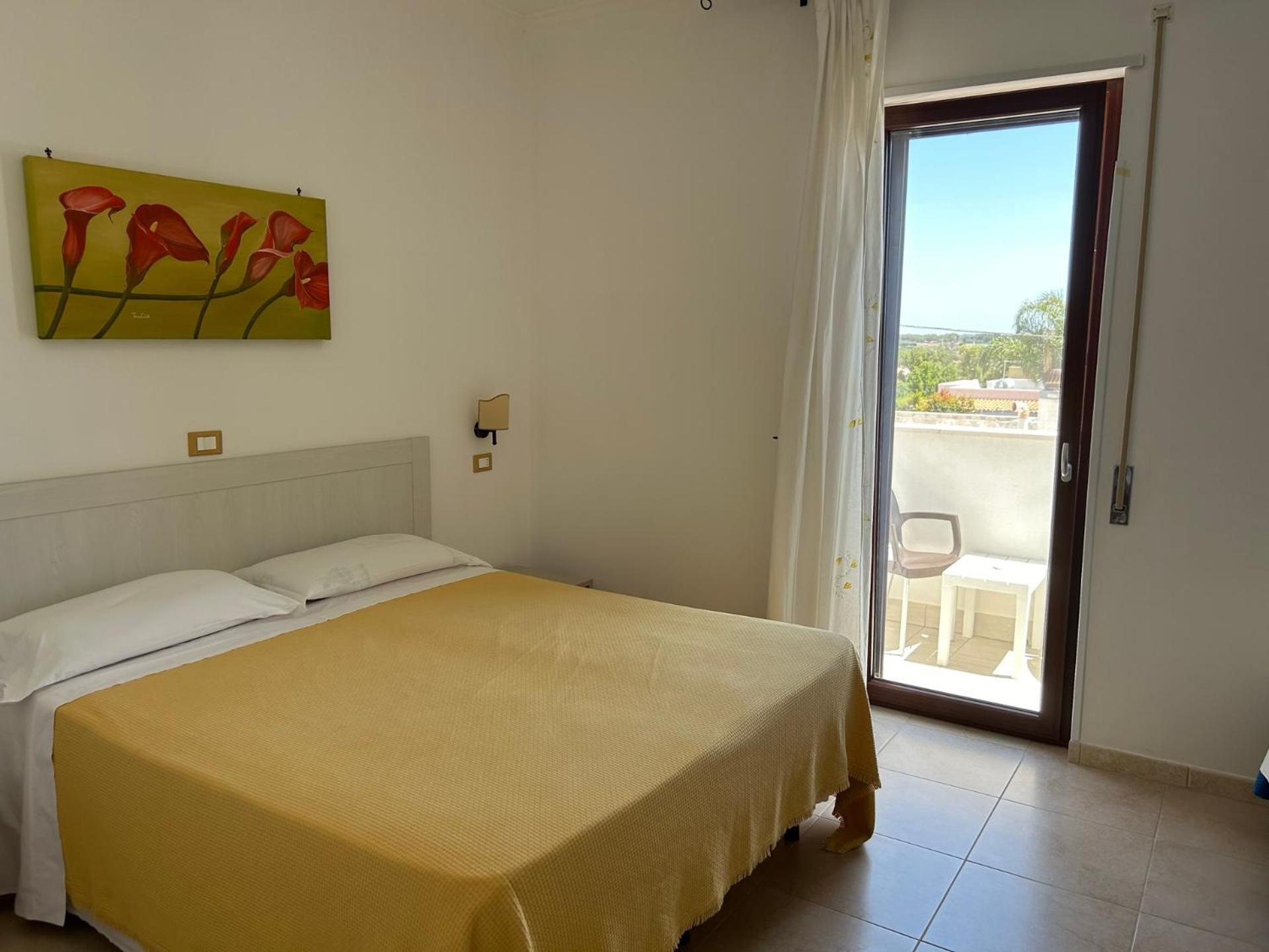 Hotel Corallo Torre Santa Sabina Bagian luar foto
