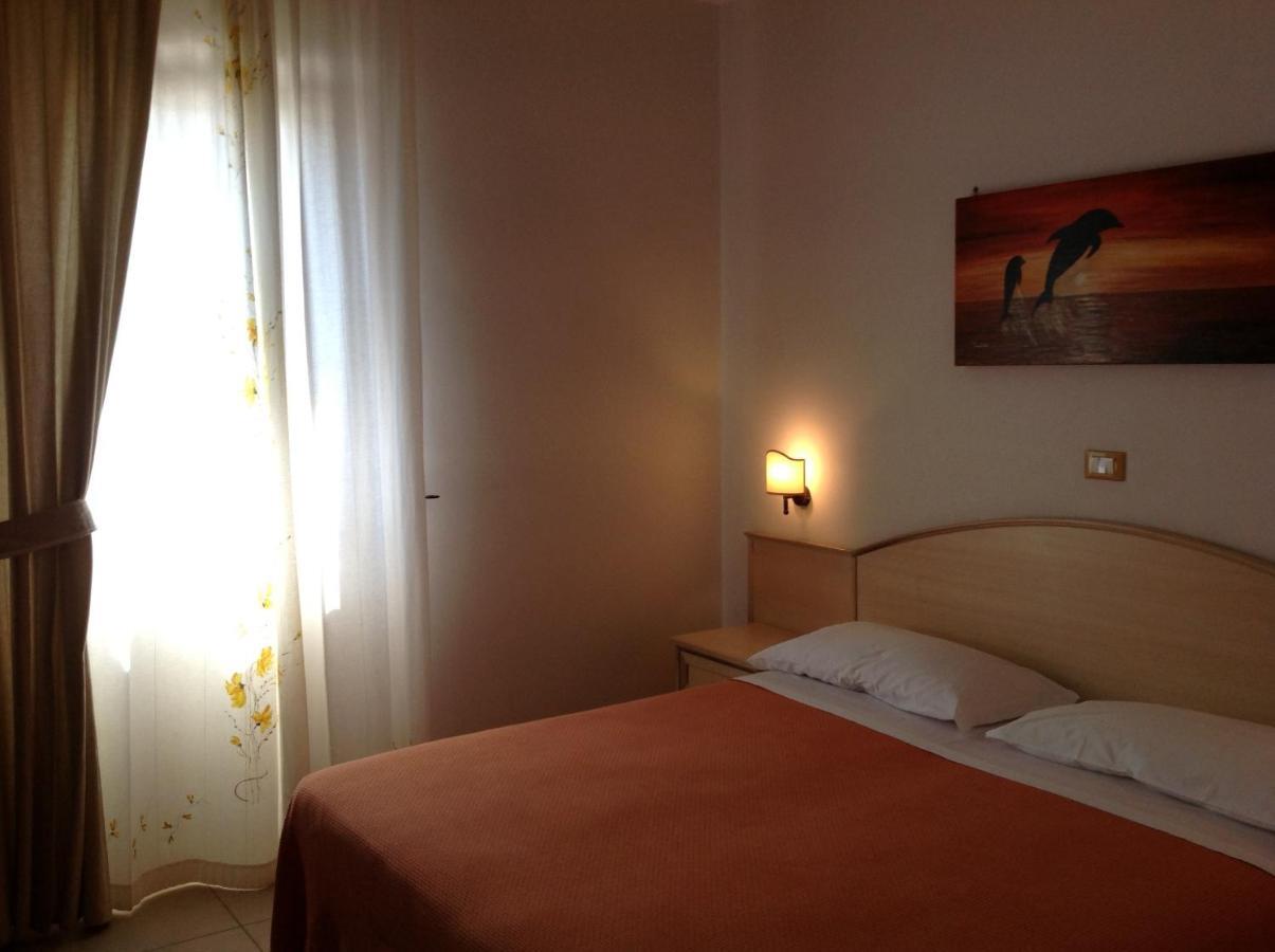 Hotel Corallo Torre Santa Sabina Ruang foto
